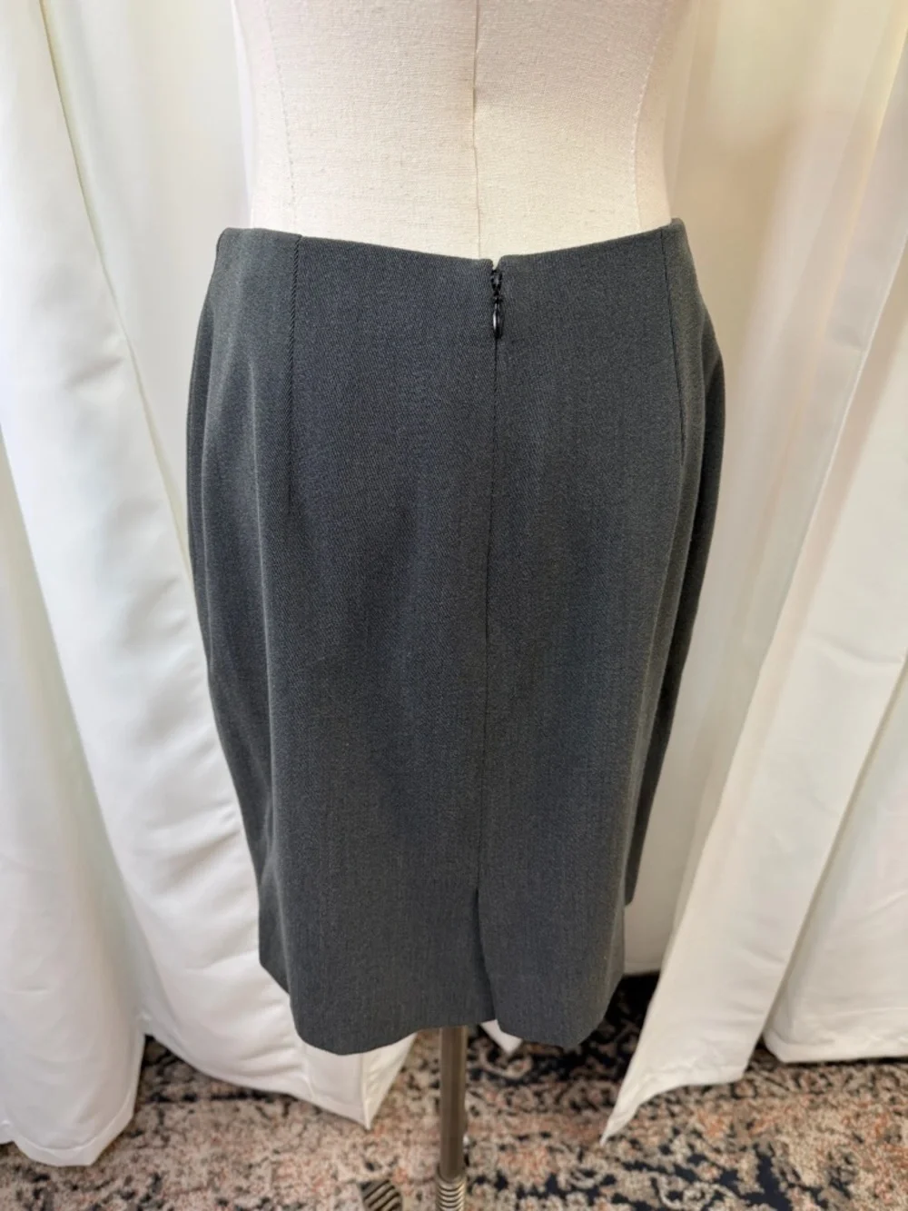 Gianni Versace Couture Vintage Charcoal Gray 100% Wool Pencil Skirt Size 6